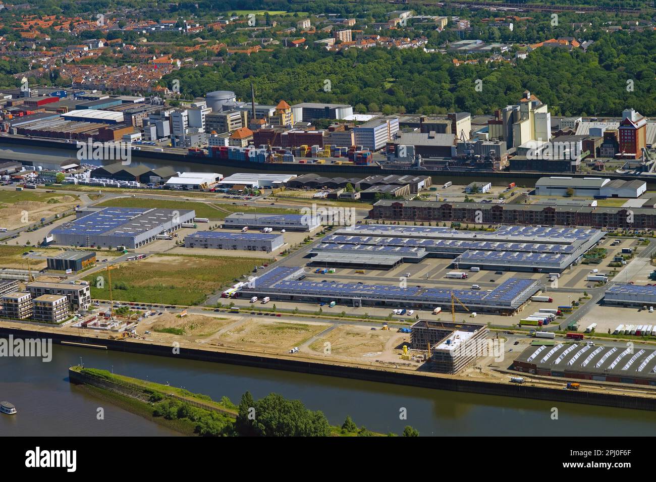 Bremens Ueberseestadt avec le marché de gros et le bois et le port d'usine, Allemagne Banque D'Images