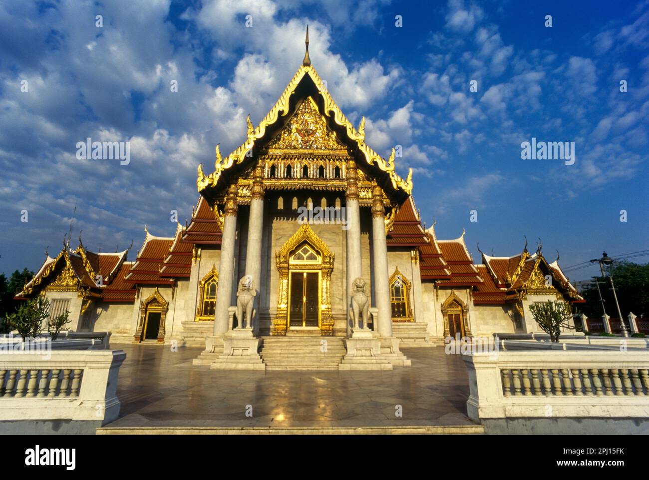 WAT BENCHAMABOPHIT EN TEMPLE BANGKOK THAÏLANDE Banque D'Images