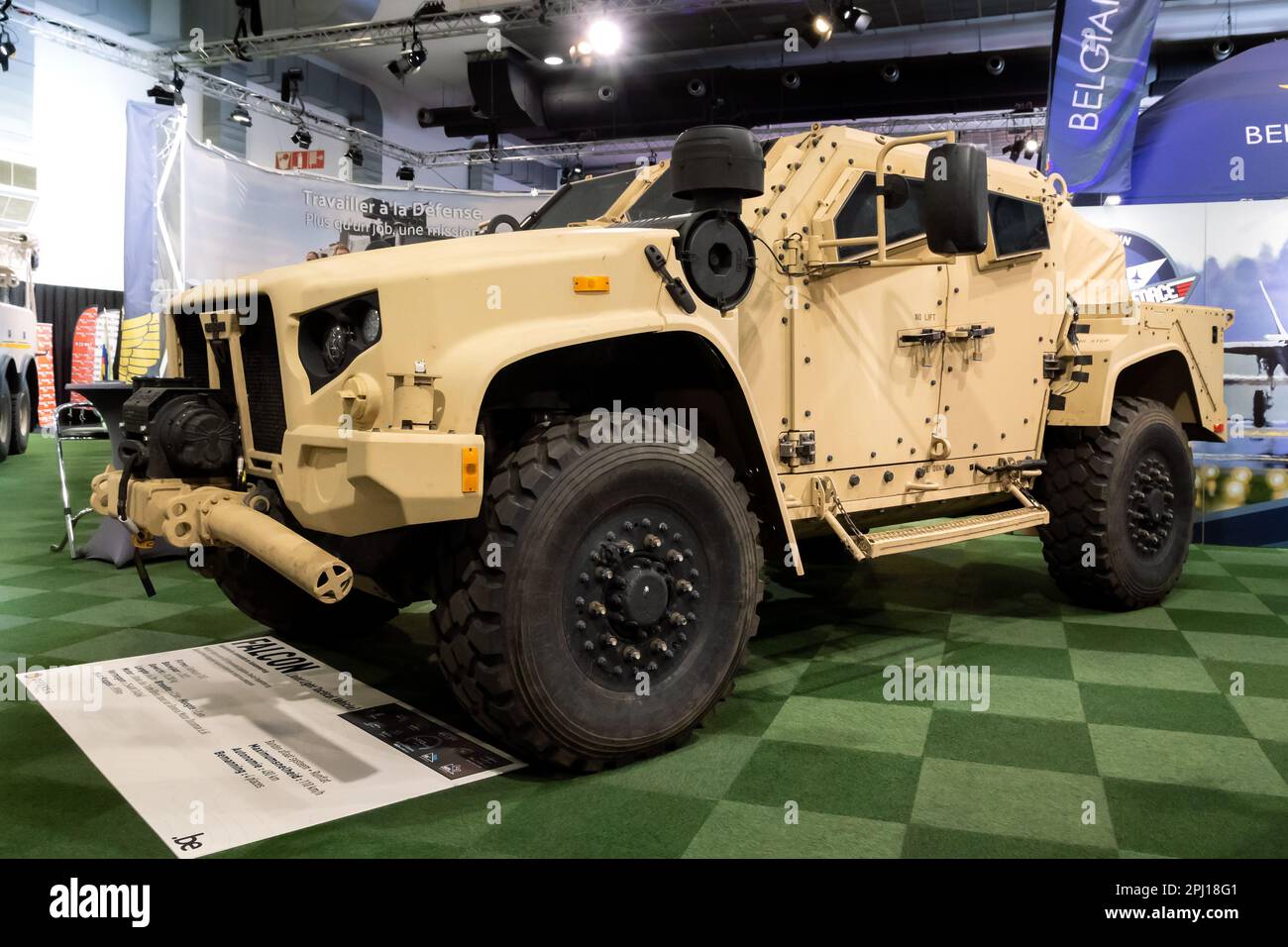 Oshkosh L-ATV (Light combat Tactical All-terrain Vehicle) véhicule militaire multirôle de combat présenté au salon européen de l'automobile de Bruxelles. B Banque D'Images