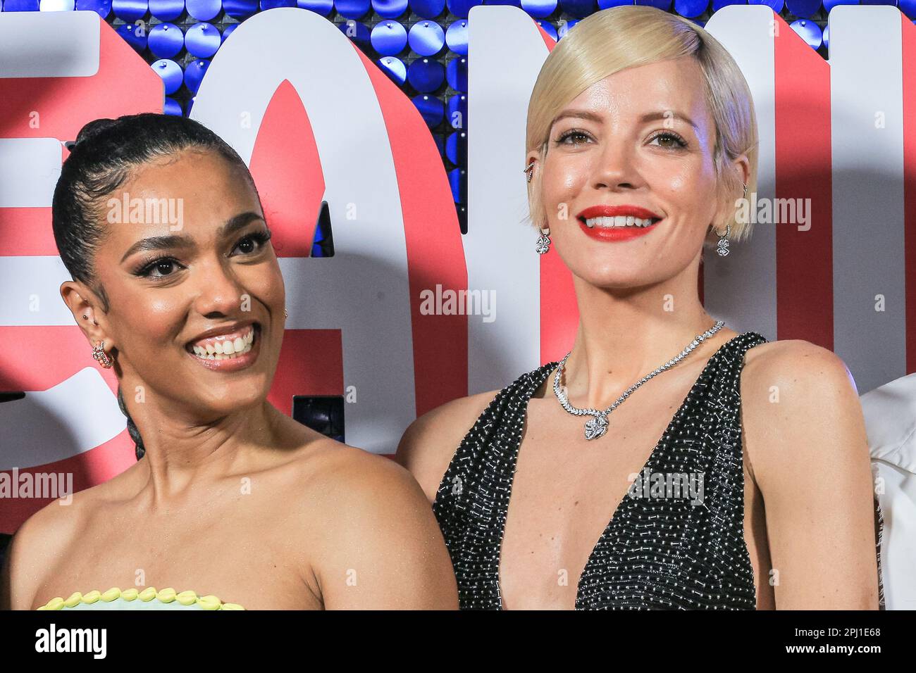 Picturehouse Central, Londres, Royaume-Uni. 30th mars 2023. Freema Agyeman, Lily Allenk. Au photocall pour la nouvelle comédie noire 'Dereamland'. Dreamland est une nouvelle comédie de Sky Atlantic à Margate qui évolue autour d'une famille multigénérationnelle et de quatre sœurs réunies dans la ville côtière de Kentish. Crédit : Imagetraceur/EMPICS/Alamy Live News Banque D'Images