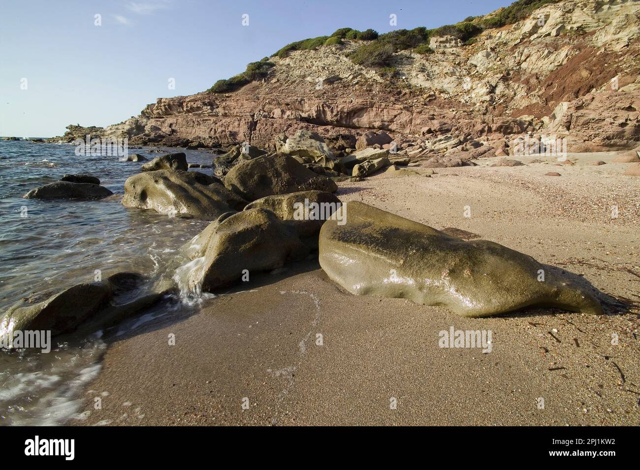 Falaises de Cala Viola à Porticciolo. Sassari, Sardaigne. Italie Banque D'Images