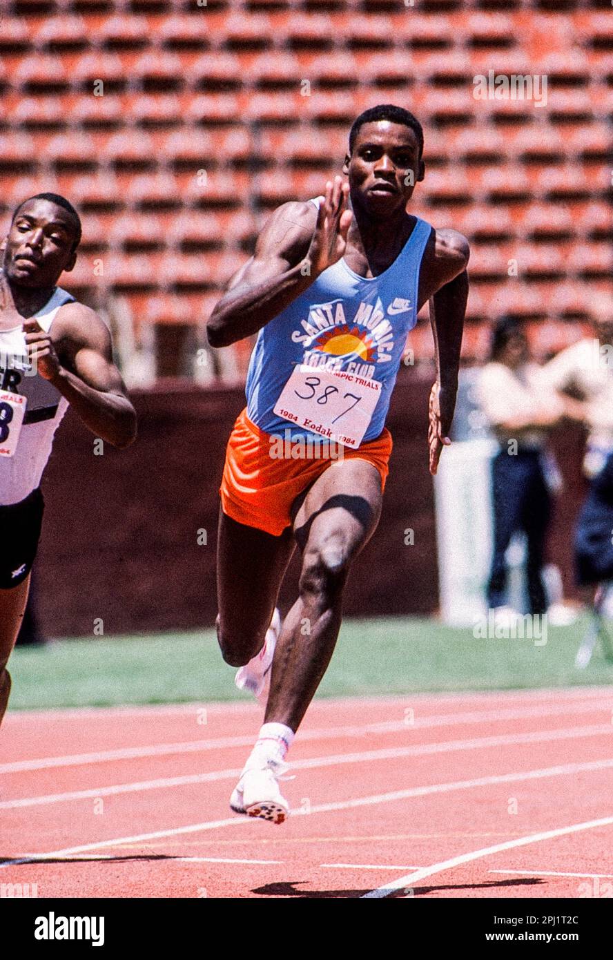 Carl Lewis (États-Unis) participe aux épreuves d'athlétisme de l'équipe olympique des États-Unis en 1984 Banque D'Images