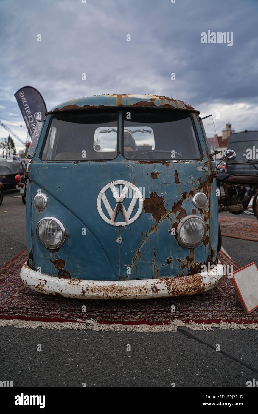volkswagen t2, transporteur de type 2, fourgonnette d'époque des années 1960, vw bus Banque D'Images
