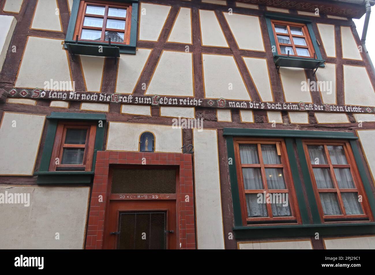 Maison traditionnelle à ossature de bois, Bacharach (Bacharach am Rhein), quartier de Mayence-Bingen, Allemagne Banque D'Images