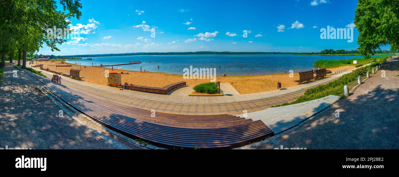 Võru, Estonie, 27 juin 2022 : jour d'été à la plage de Tamula à Võru en Estonie. Banque D'Images