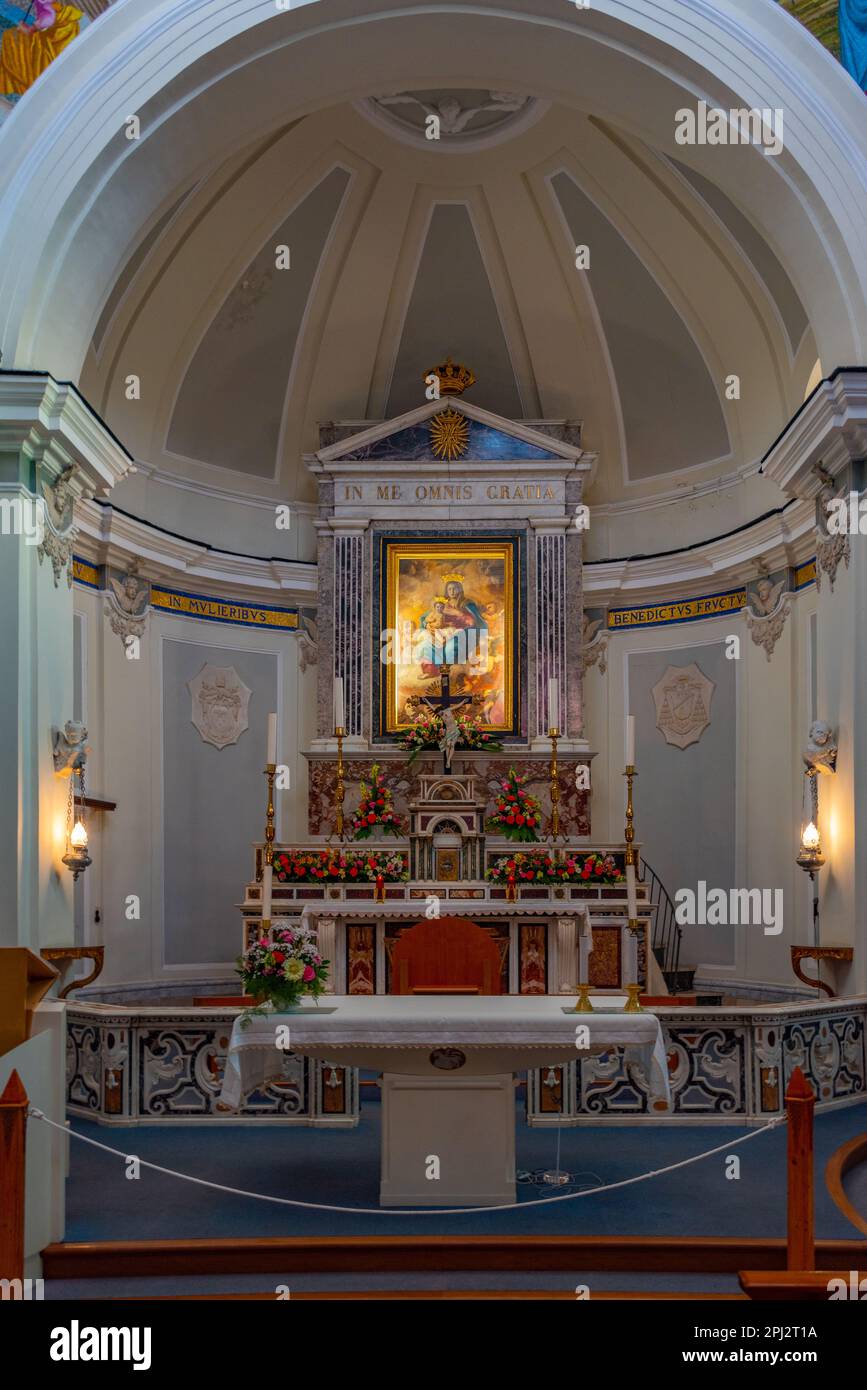 Procida, Italie, 23 mai 2022 : intérieur de l'église Santuario S. Maria delle Grazie Incoronata sur l'île italienne Procida. Banque D'Images