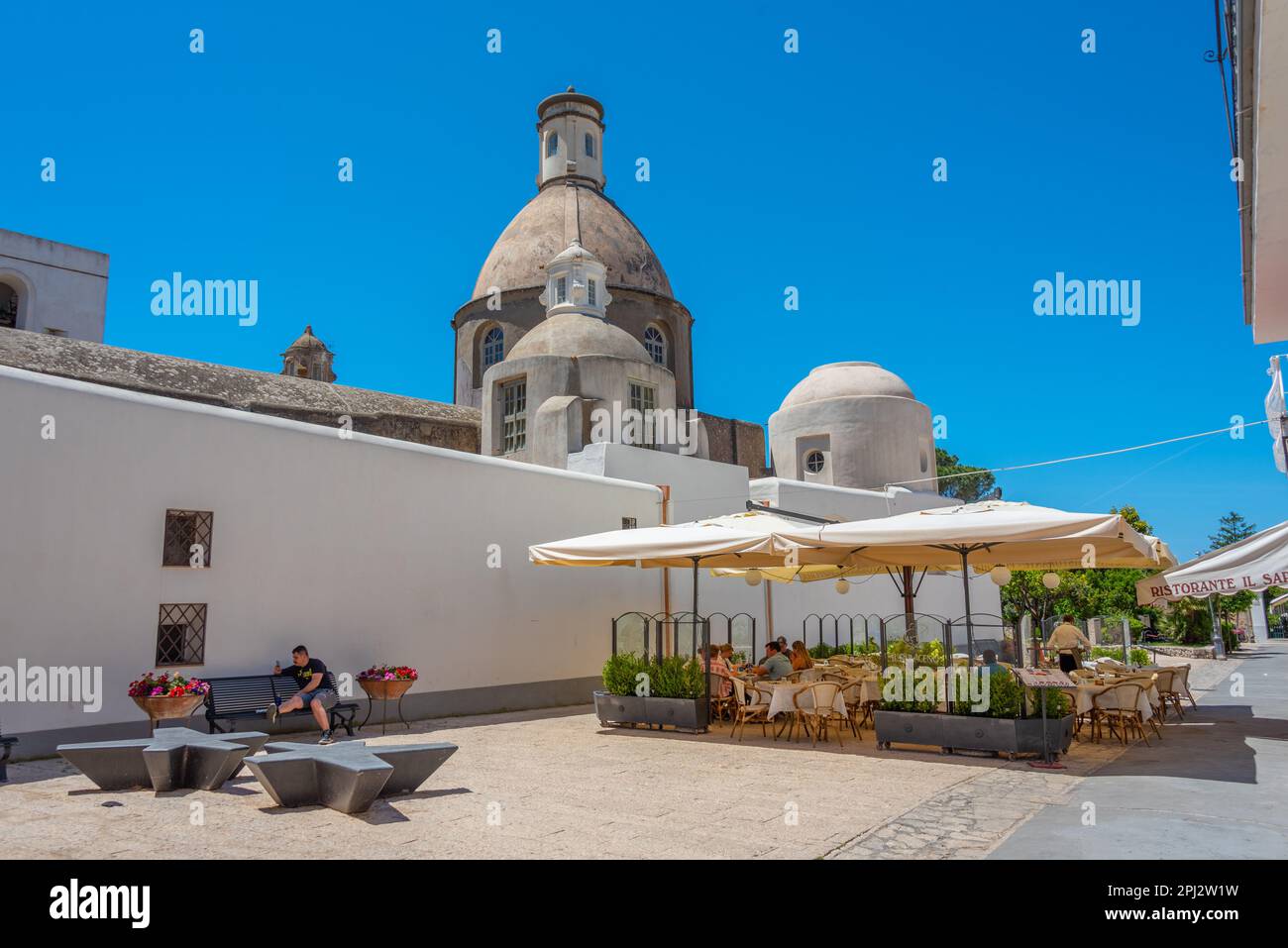 Anacapri, Italie, 20 mai 2022 : vue sur une belle église Sainte-Sophie à Anacapri, Italie. Banque D'Images