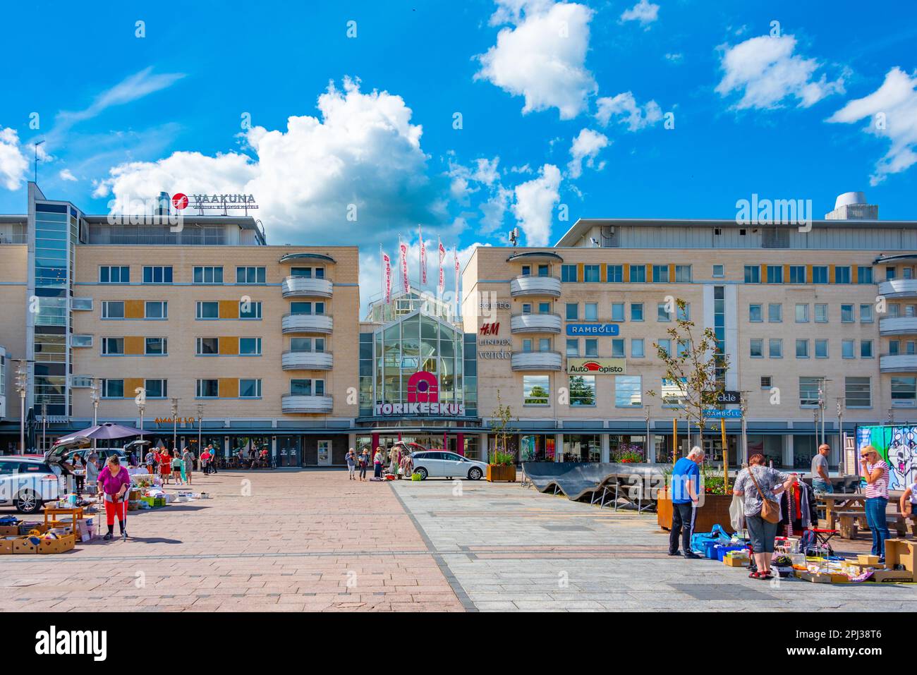 Seinäjoki, Finlande, 24 juillet 2022: Vue sur une rue commerciale à Seinäjoki, Finlande. Banque D'Images