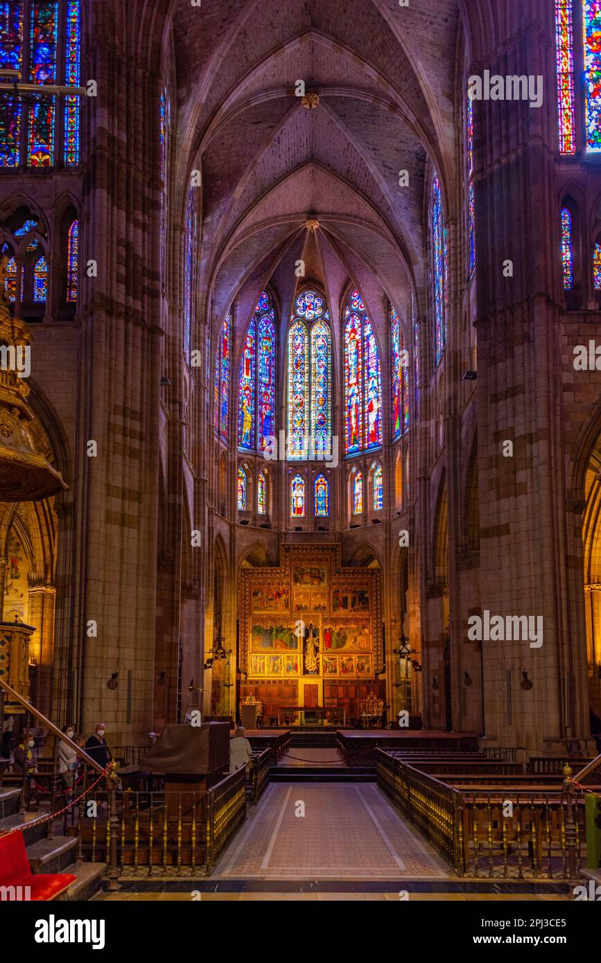 Leon, Espagne, 9 juin 2022: Intérieur de la cathédrale dans la ville espagnole de Leon. Banque D'Images