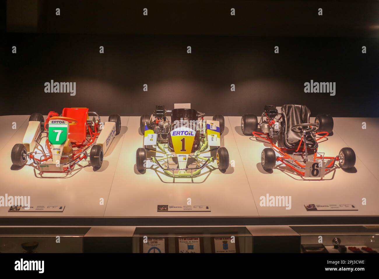 Cayes, Asturies, Espagne. 30th mars 2023. Cayes, ESPAGNE: Les karts de l'époque où Alonso a commencé comme enfant lors d'une visite au musée Fernando Alonso, sur 30 mars 2023, au musée et circuit Fernando Alonso, Cayes, Espagne. (Credit image: © Alberto Brevers/Pacific Press via ZUMA Press Wire) USAGE ÉDITORIAL SEULEMENT! Non destiné À un usage commercial ! Banque D'Images