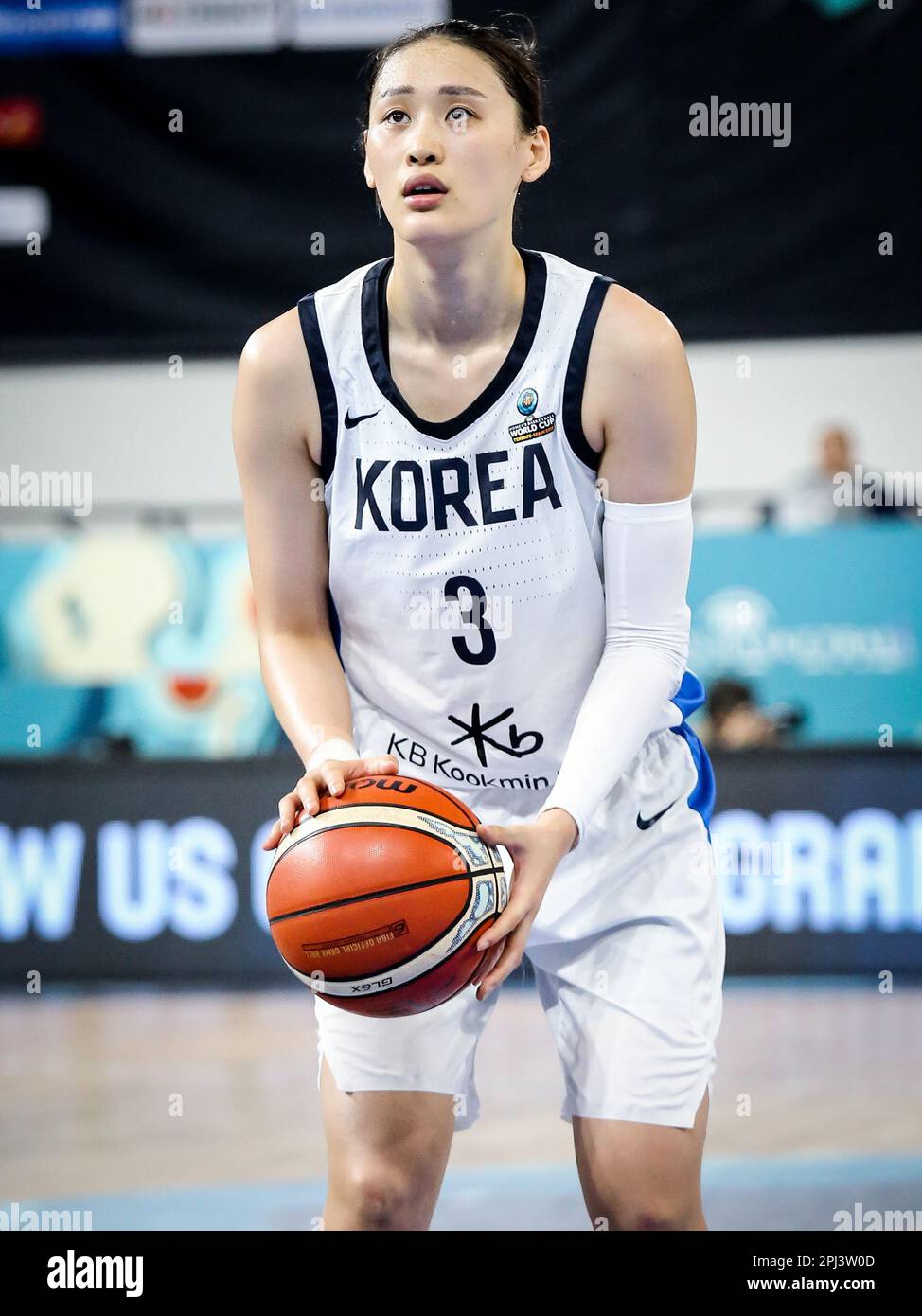 Espagne, Ténérife, 25 septembre 2018: La joueuse de basket-ball féminine coréenne Leeseul Kang pendant la coupe du monde de basket-ball féminin Banque D'Images