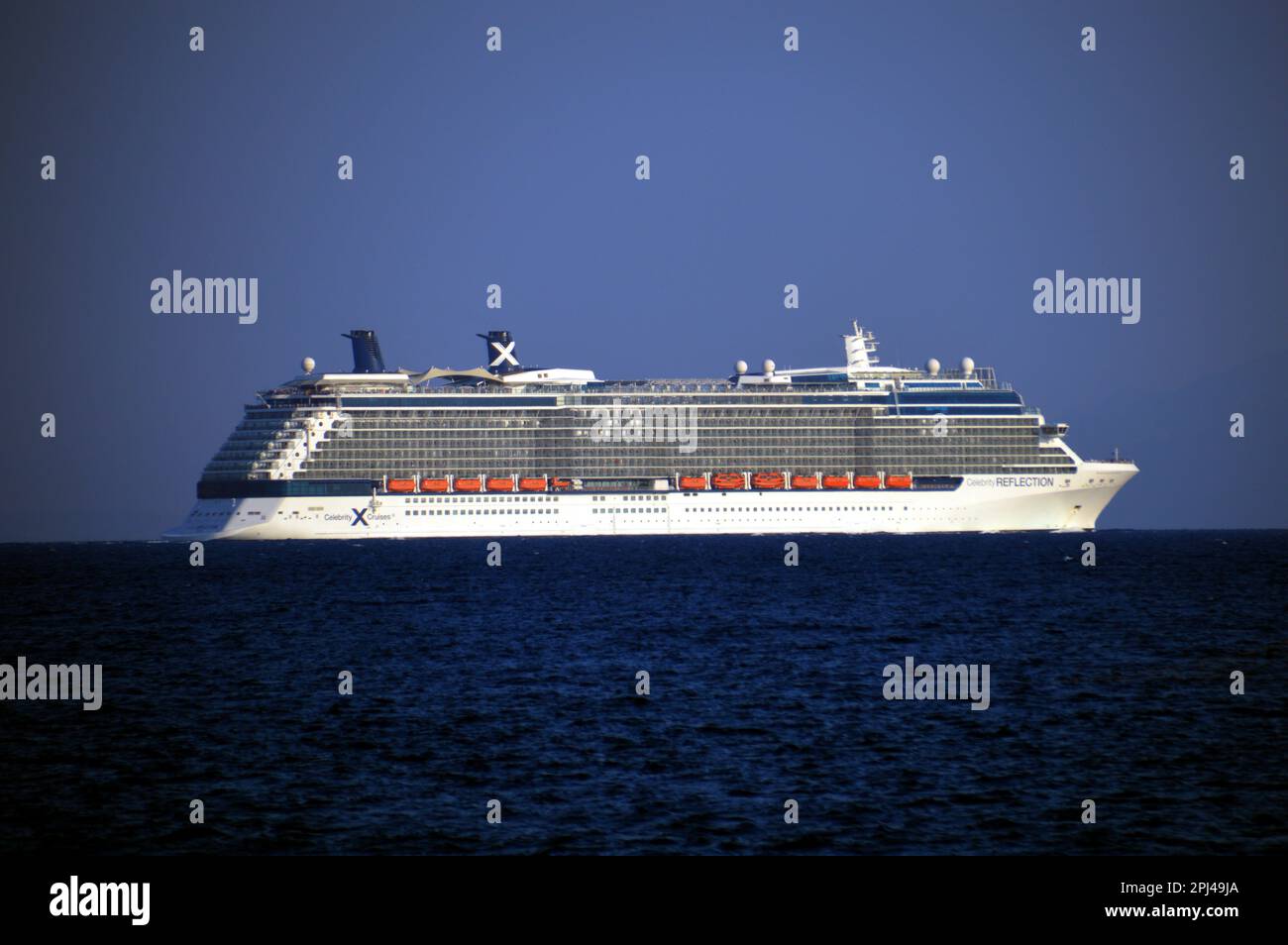 Turquie, province de Mugla, Bodrum: Celebrity Cruise Liner 'Reflection'. Banque D'Images