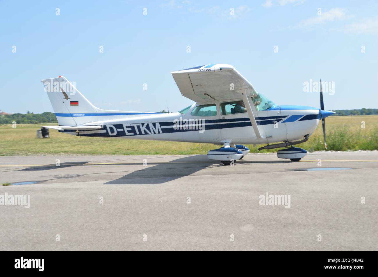 Allemagne, haute-Bavière, Schleissheim - Fly-In (Flugtag) 8-9th juillet 2017. D-ETKM (c/n 72198) Cessna 172N Skylark. Banque D'Images