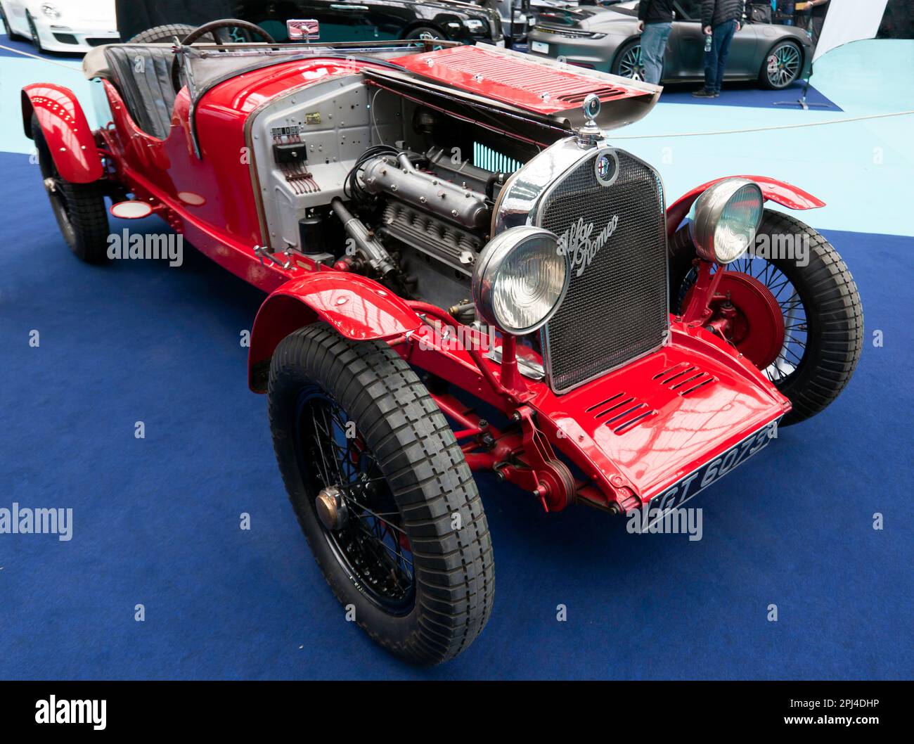 Vue des trois quarts avant du Grand Turismo a Red, 1931, Alfa Romeo 6C 1750, exposé au London Classic car Show 2023 Banque D'Images