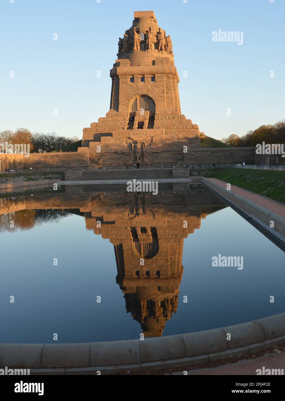 Allemagne, Saxe, Leipzig: Le monolithe 'Monument de la bataille des Nations' (Völkerschlachtdenkmal) construit entre 1898 et 1913 à la mémoire des hommes wh Banque D'Images