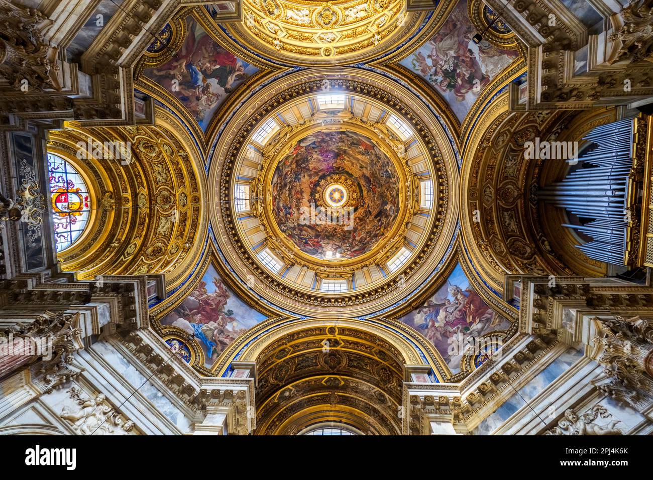 Voûte et dôme de Sant'Agnese dans la basilique d'Agon à Rome - Italie Banque D'Images