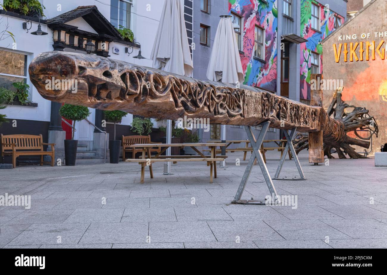 Ireland, County Waterford, Waterford City, The Viking Sword, The Viking Sword, long de 23 mètres, a été sculpté par un homme local John Hayes et est dit être le Banque D'Images