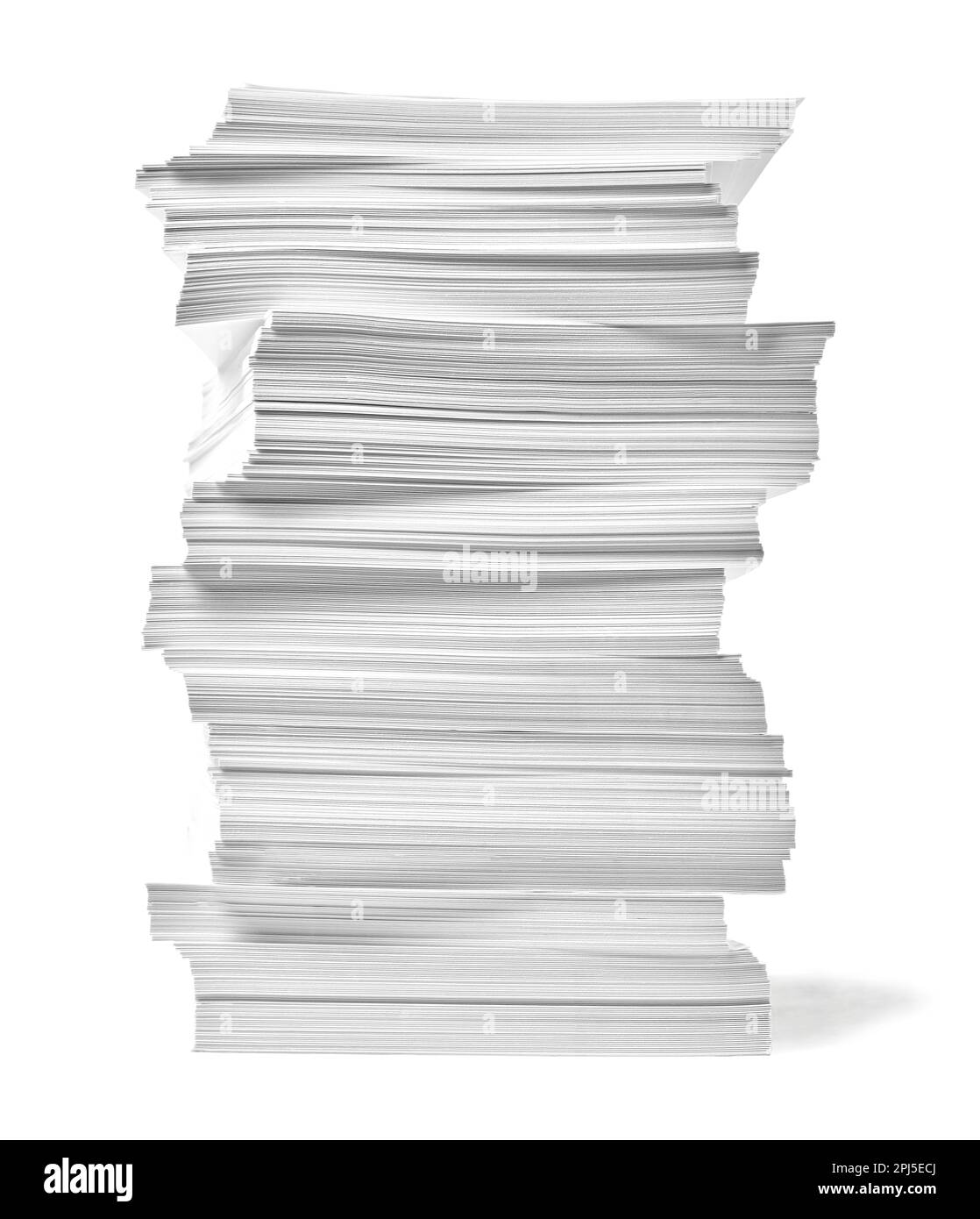 gros plan d'une pile de papier sur fond blanc Banque D'Images