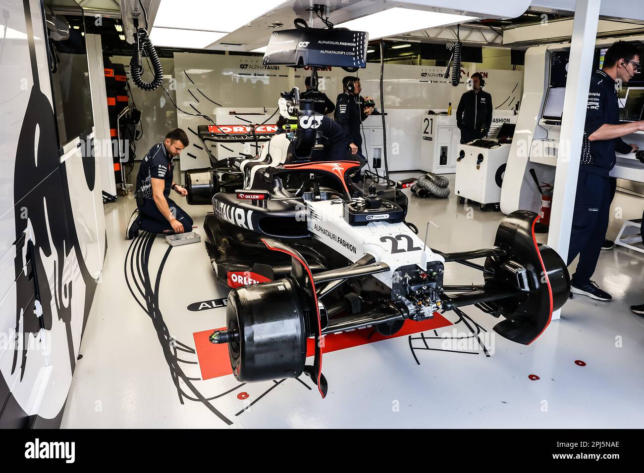 Melbourne, Victoria, Australie. 31st mars 2023. MELBOURNE, AUSTRALIE - MARS 31: Scuderia AlphaTauri au Grand Prix australien de Formule 1 2023 le 31st mars 2023 (Credit image: © Chris Putnam/ZUMA Press Wire) USAGE ÉDITORIAL SEULEMENT! Non destiné À un usage commercial ! Banque D'Images