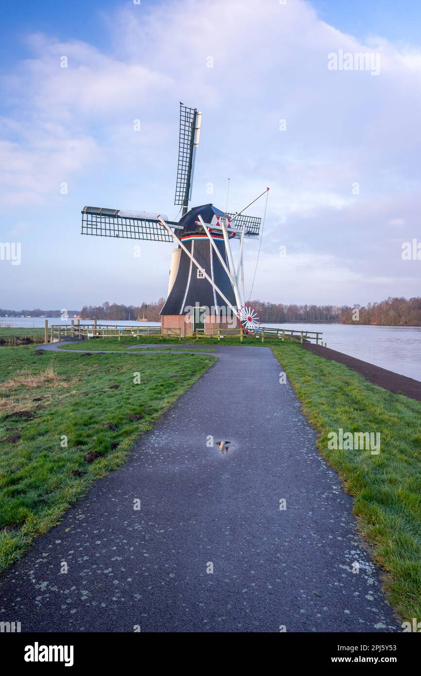 De Helper, moulin à vent néerlandais à Haren, Groningen, pays-Bas. Banque D'Images