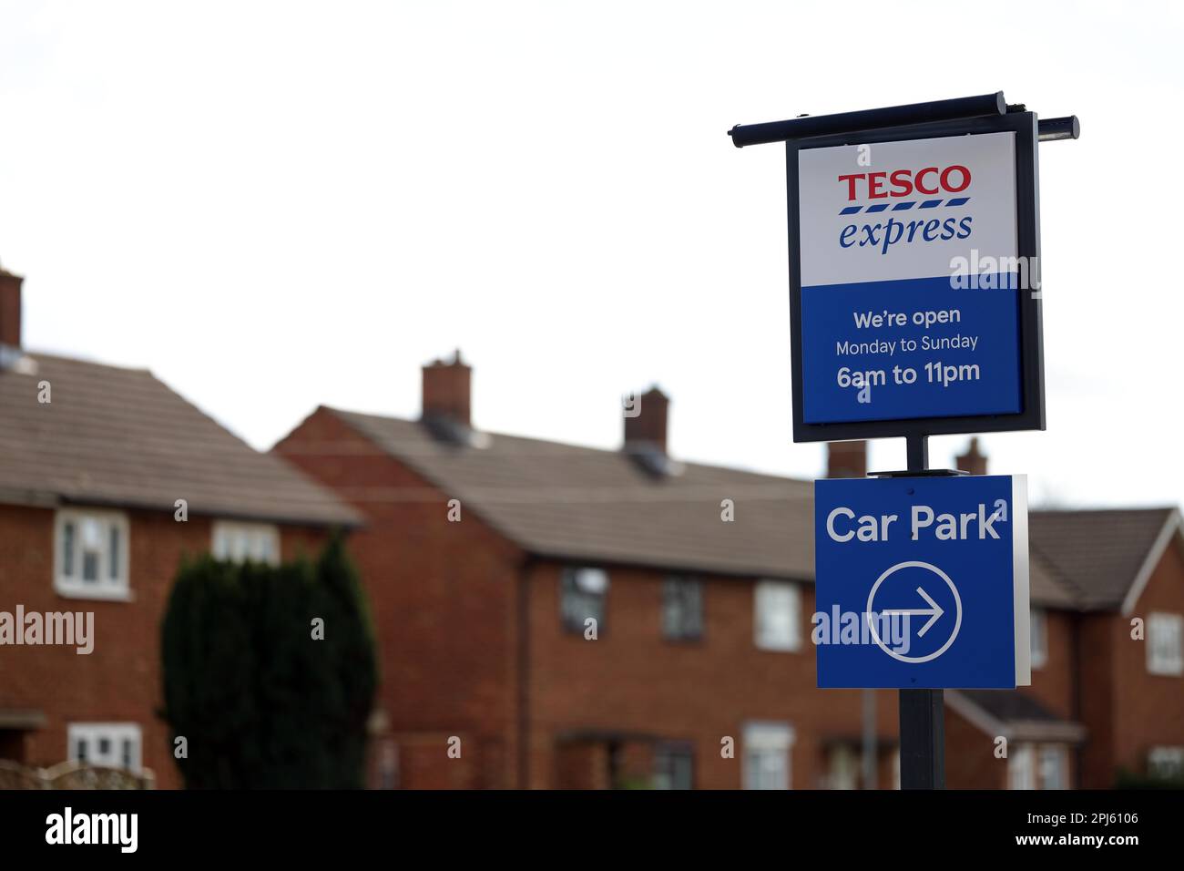 Image ©sous licence de Parsons Media. 30/03/2023. Letchworth , Royaume-Uni. Tesco Express Letchworth, Herfordshire. Photo par Andrew Parsons / Parsons Media Banque D'Images