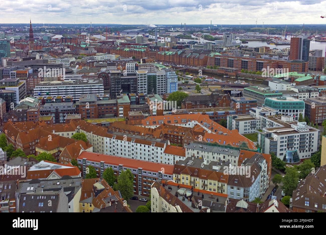 Vue sur l'Elbe et Speicherstadt depuis St. Eglise de Michaels, Hambourg, Allemagne Banque D'Images