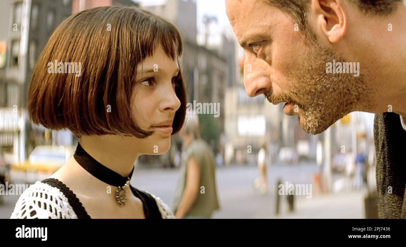 Natalie Portman et Jean Reno dans une scène du film (C)Gaumont Buena Vista  : Leon (1994). Complot : Mathilda, 12 ans, est à contrecœur emmenée par  Léon, un assassin professionnel, après le