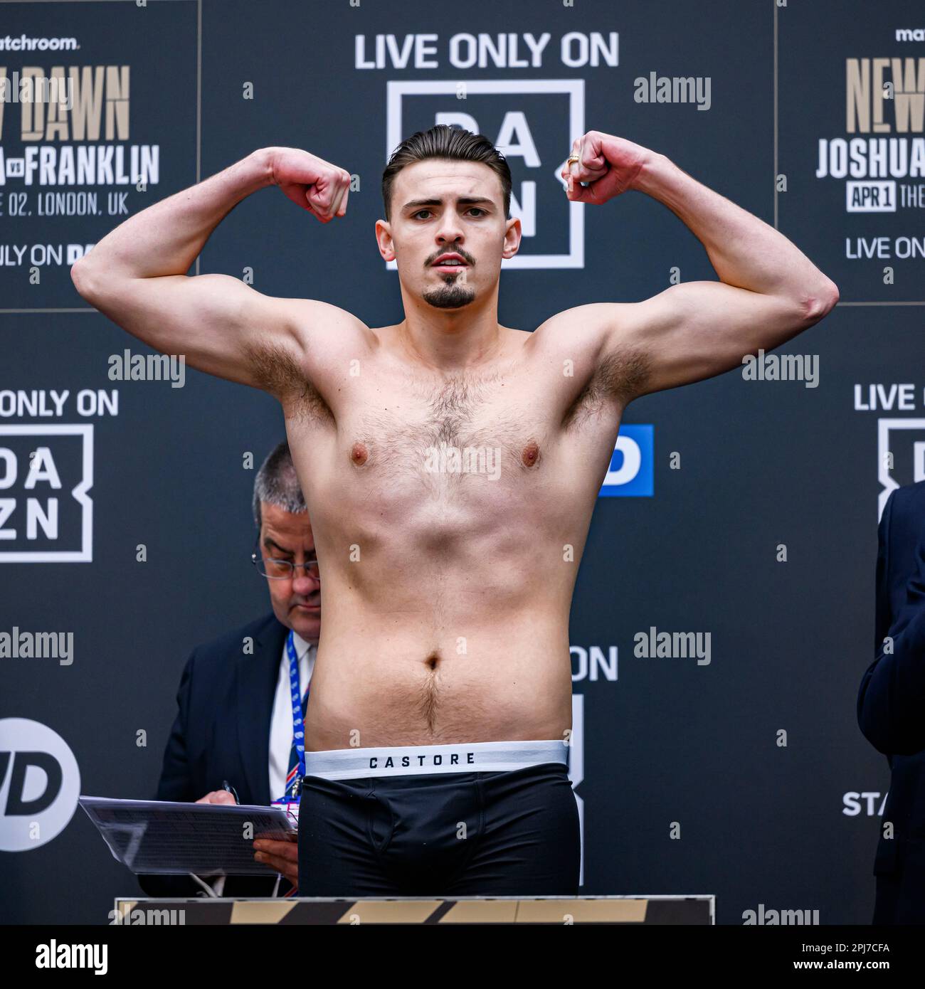 Londres, Royaume-Uni. 31st mars 2023. John Hedges pèse pendant Joshua vs Franklin + poids sous la carte à Westfield Londres, Londres, Royaume-Uni vendredi, 31 mars 2023 à LONDRES, ANGLETERRE. Credit: Taka G Wu/Alay Live News Banque D'Images