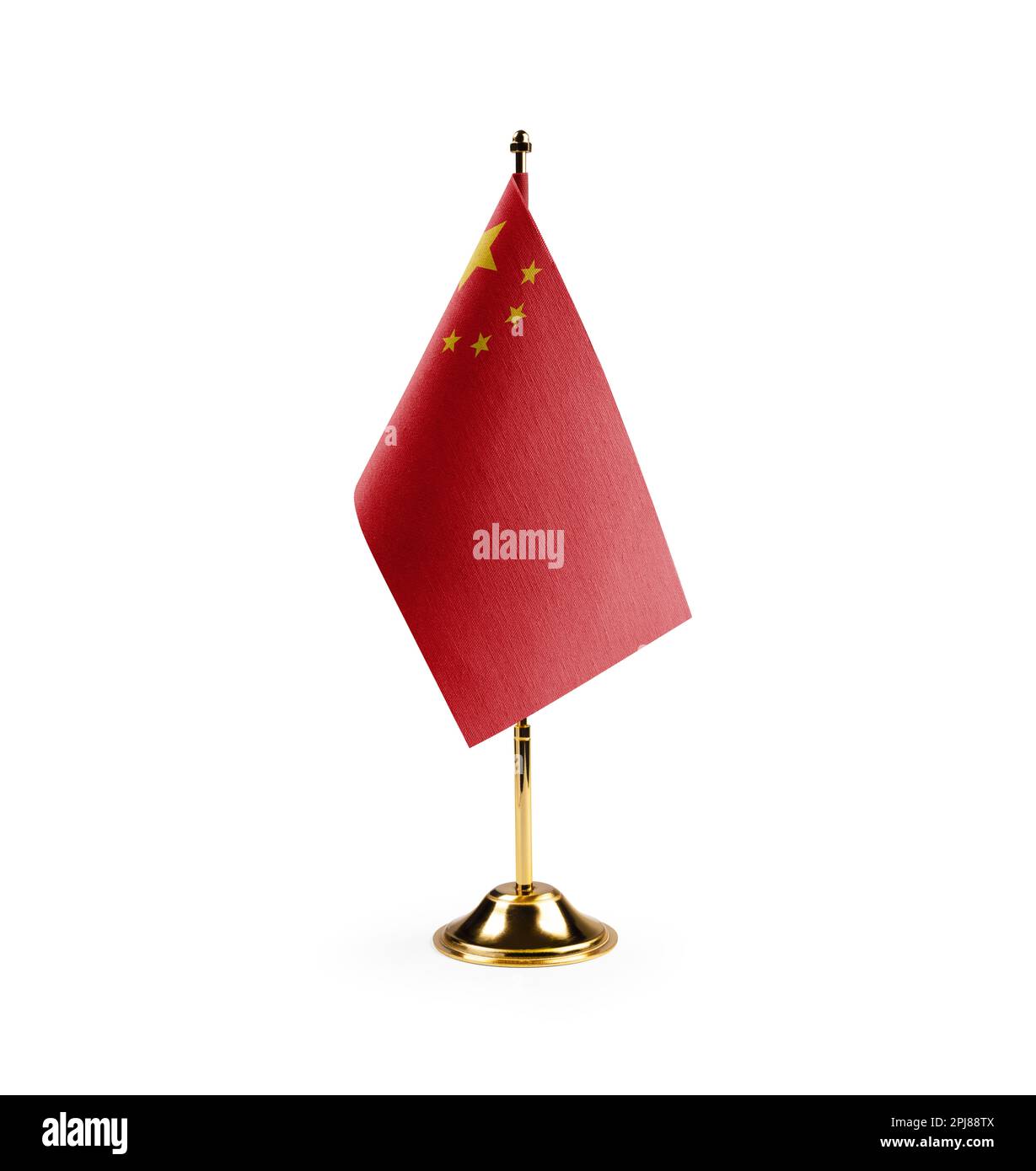 Petit drapeau national de la Chine sur fond blanc. Banque D'Images