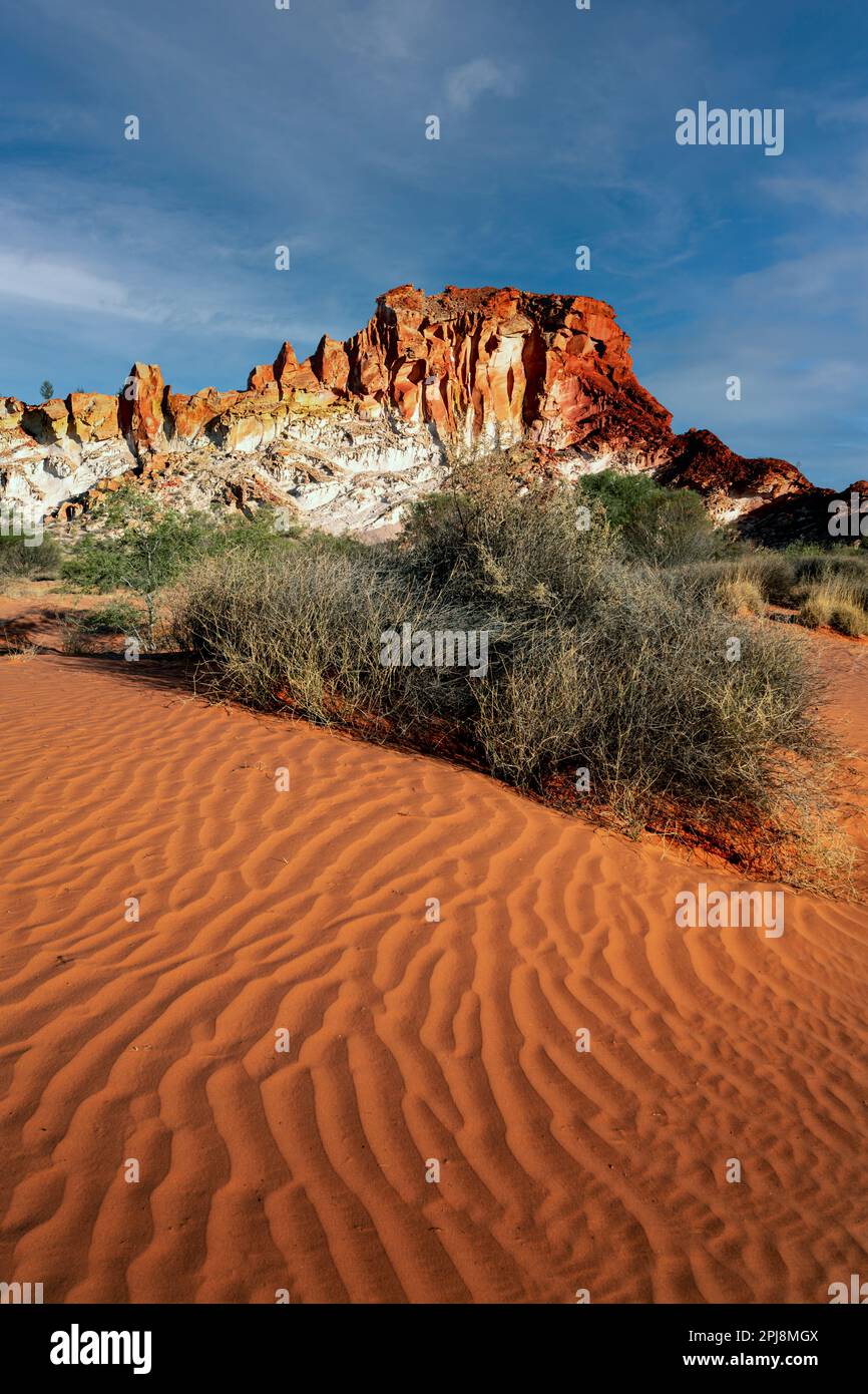 Formation de roches de Rainbow Valley en Australie centrale. Banque D'Images