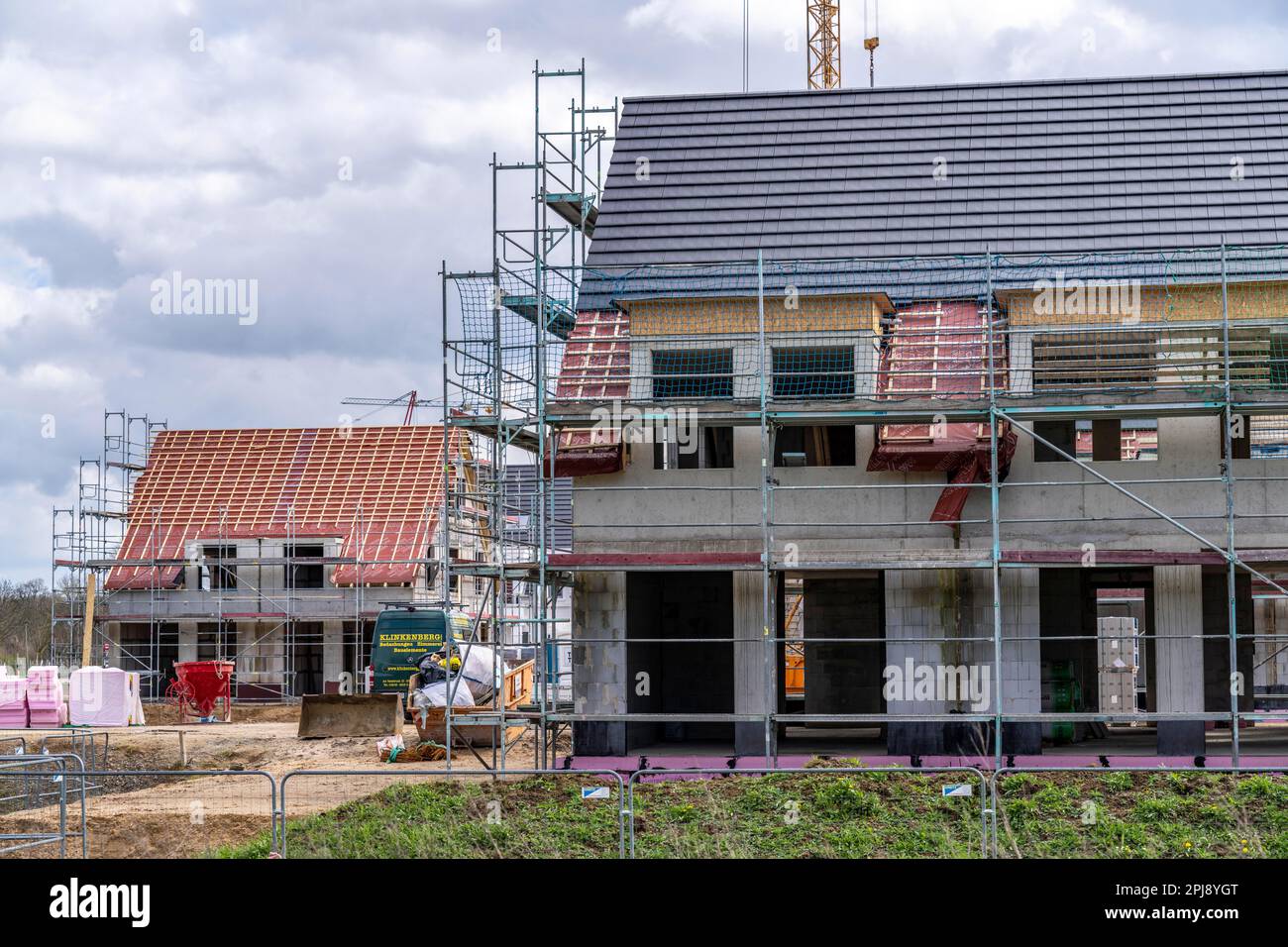 Nouveau quartier de développement, environ 140 villas individuelles et semi-individuelles en cours de construction dans le sud de Duisburg, différents développeurs, coquillages, constructio Banque D'Images