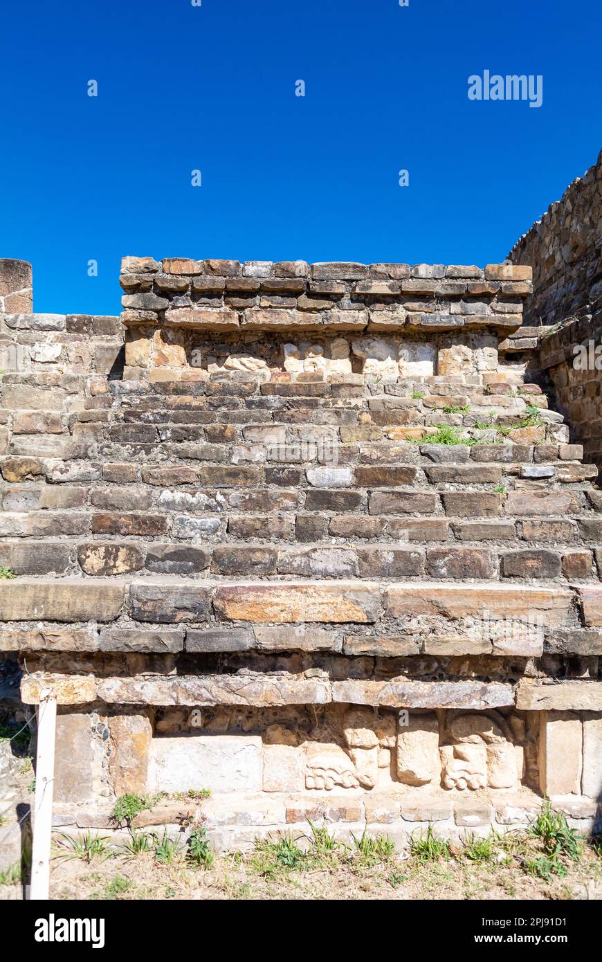Monte Alban, Oaxaca de Juárez, Mexique, marches de la pyramide maya sur le site de Monte Alban Banque D'Images