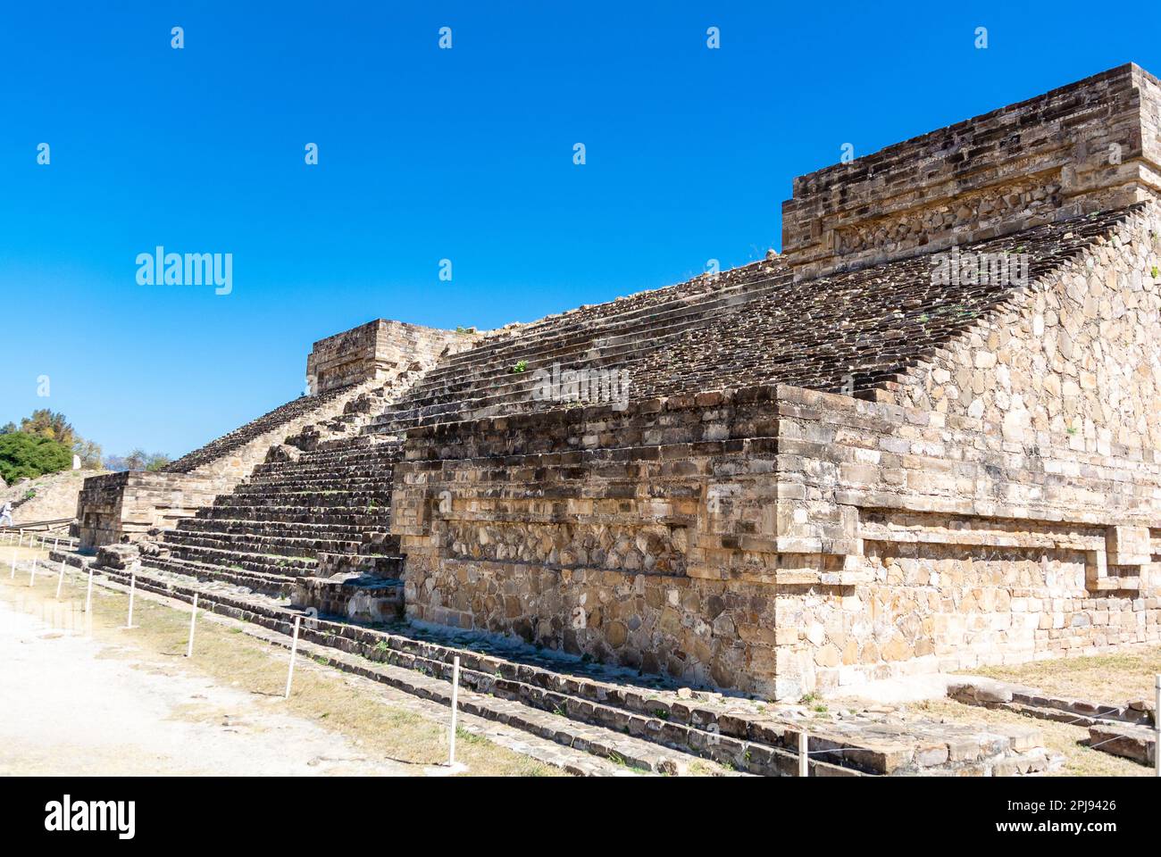 Monte Alban, Oaxaca de Juárez, Mexique, Une pyramide maya de Monte Alban Banque D'Images