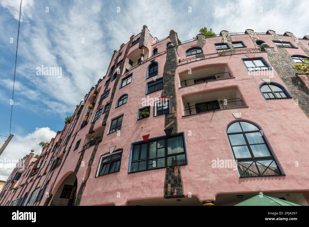 Hundertwassers Grüne Zitadelle (Citadelle verte) von Magdeburg, restaurant commercial et complexe hôtelier sur Breiter Web, centre-ville, Magdeburg. Banque D'Images