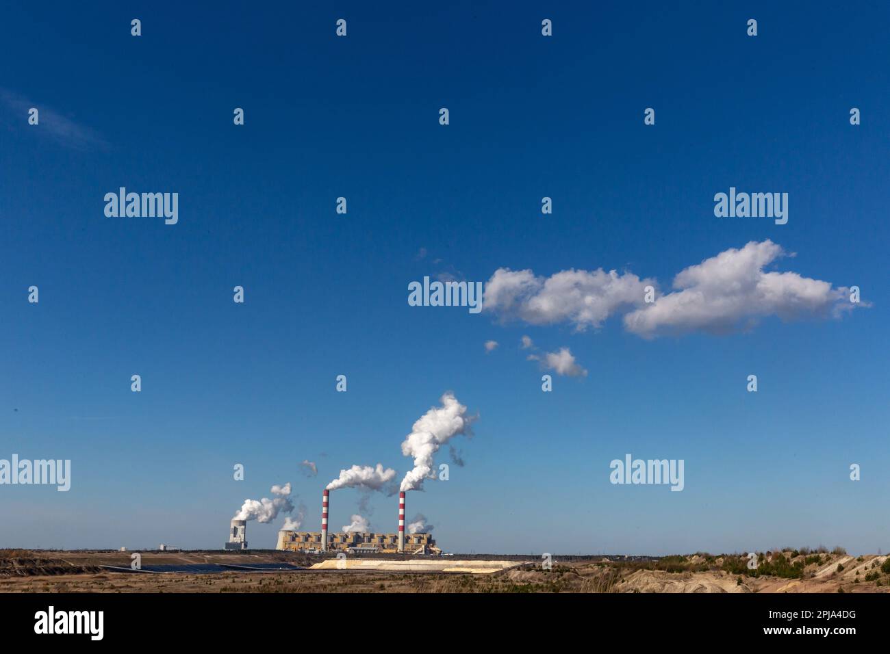 Belchatow, Pologne. 01st avril 2023. Vue sur la centrale électrique de PGE à Belchatow, en