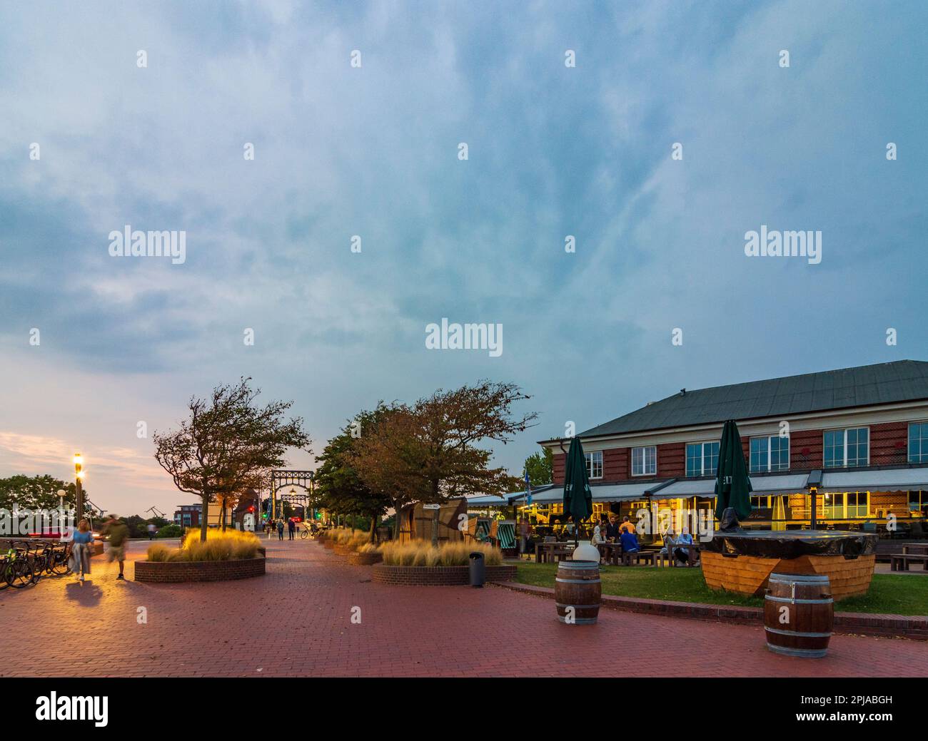 Wilhelmshaven: Restaurant 'le patron am Meer', pont Kaiser Wilhelm en mer du Nord, Niedersachsen, Basse-Saxe, Allemagne Banque D'Images