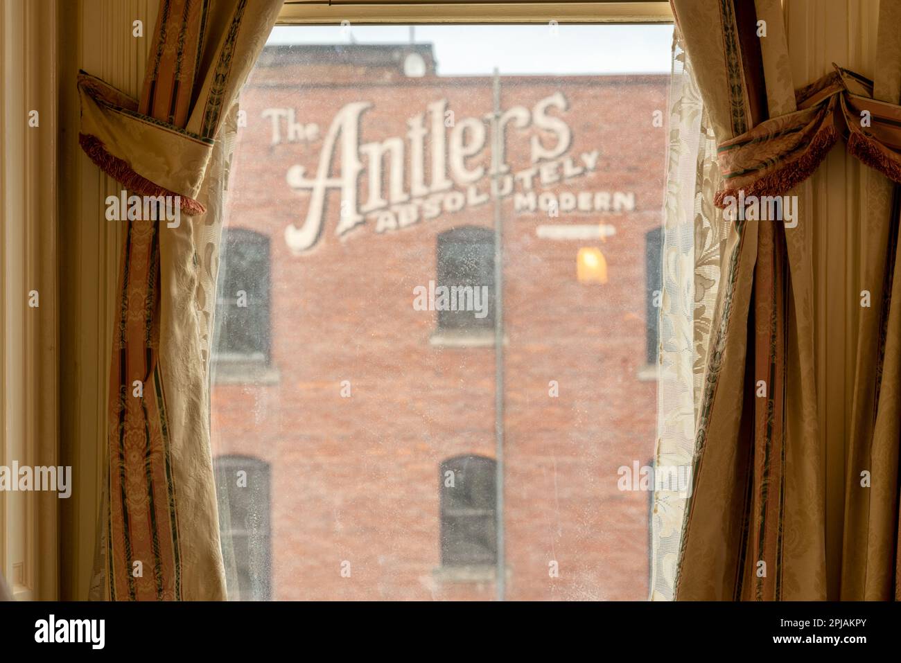 Vue depuis une chambre dans l'historique Geiser Grand Hotel à Baker City, Oregon. Banque D'Images