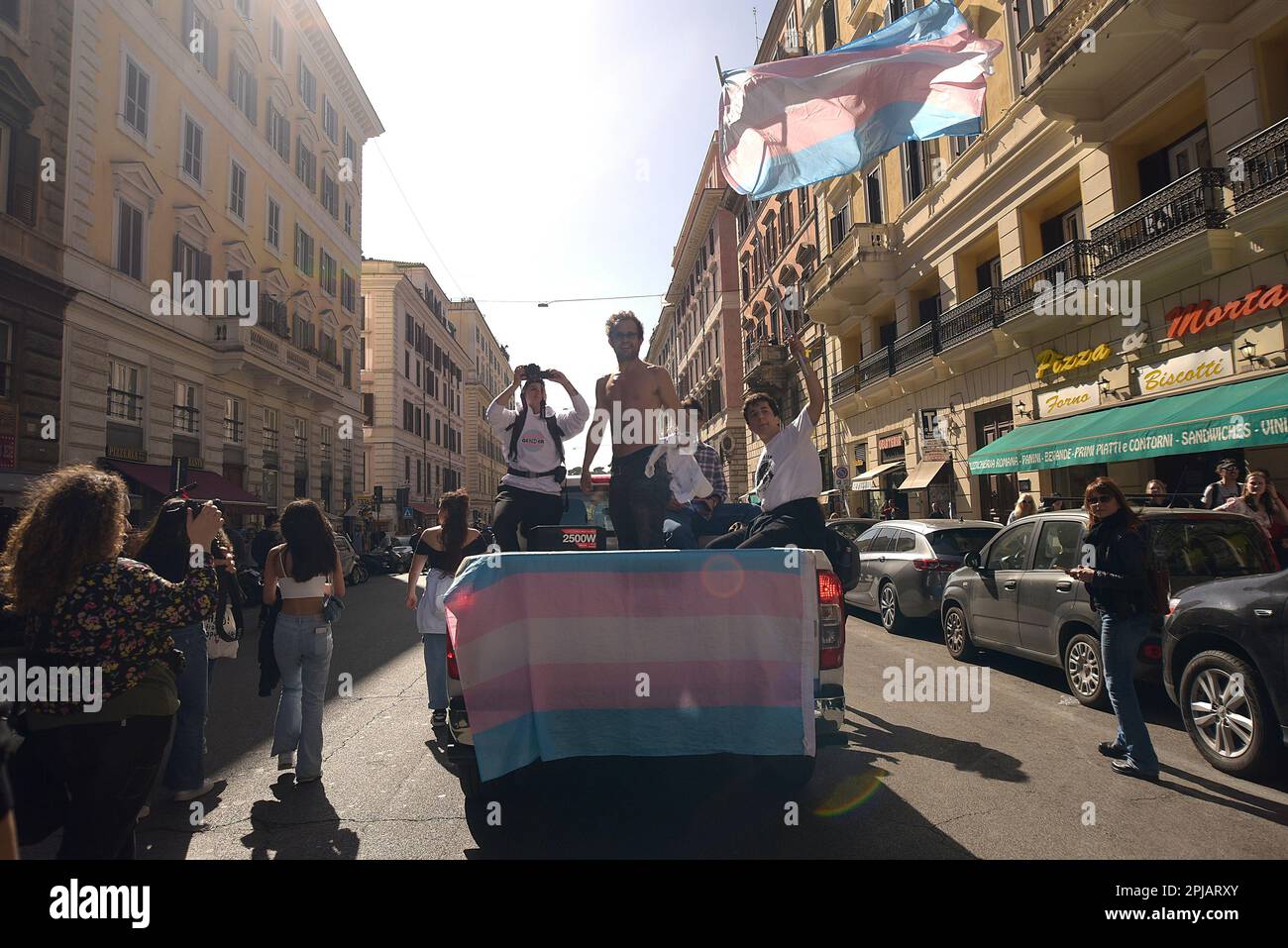 Les gens participent à l'événement de la Journée transgenre de visibilité à Rome, en Italie. Banque D'Images