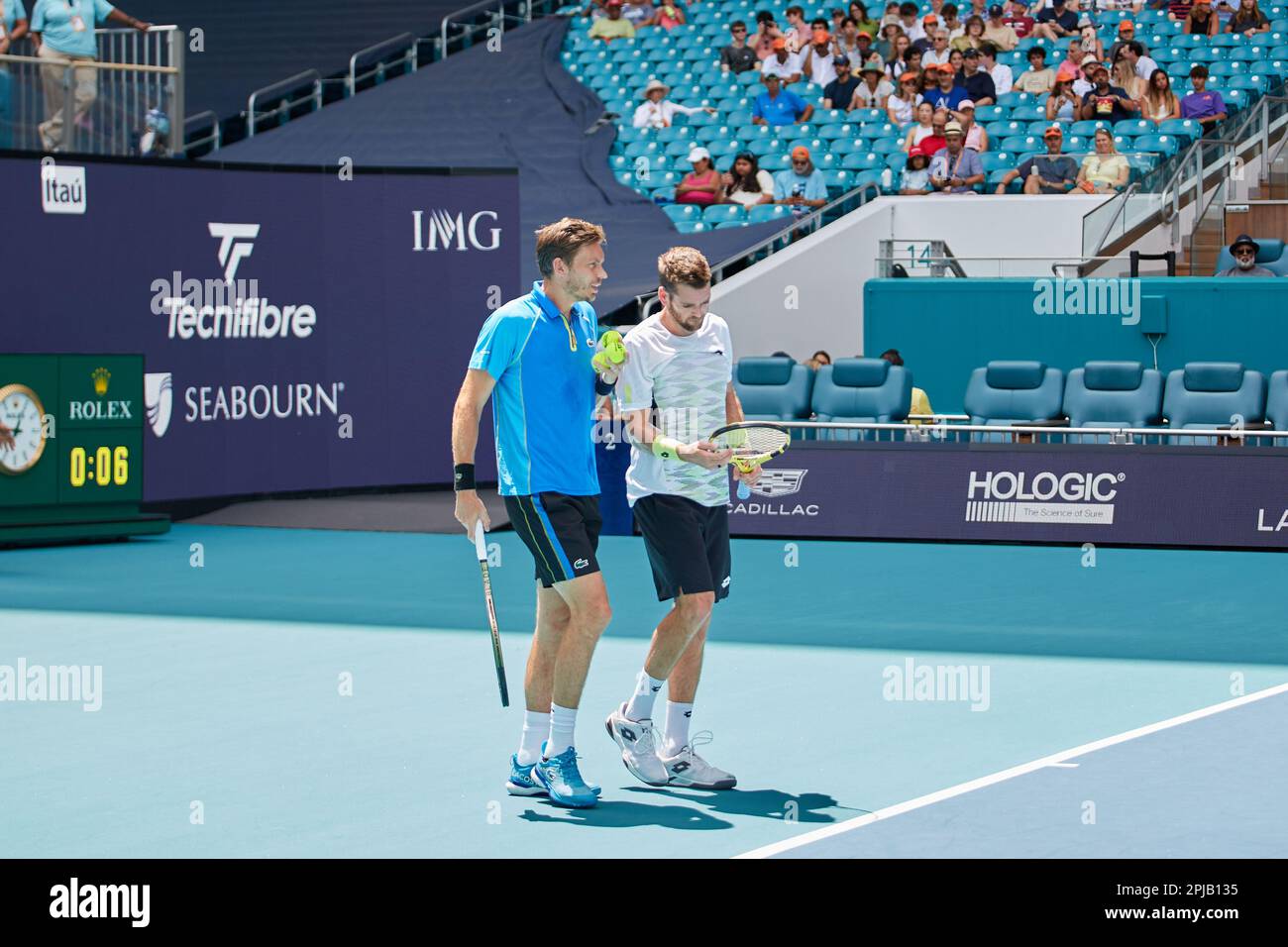 Miami Gardens, Floride, États-Unis. 1st avril 2023. [ATP] S. Gonzalez (MEX) / E. Roger-Vasselin (FRA) vs A. Krajicek (USA) / N. Mahut (FRA) pendant le tournoi de tennis mondial de l'Open de Miami 2023 sous Itau. Credit: Yaroslav Sabitov/YES Market Media/Alay Live News. Banque D'Images