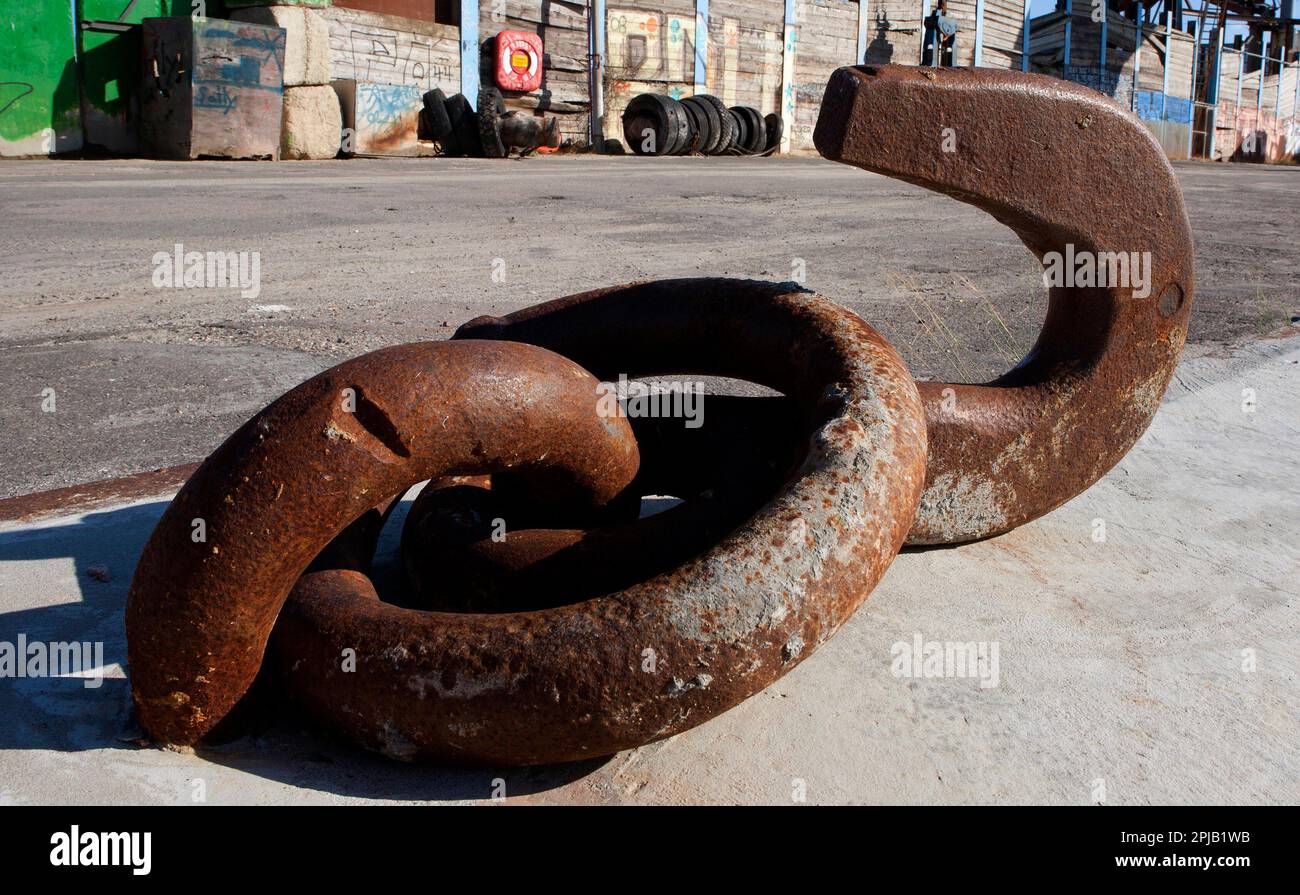 Bouées vintage avec graffiti sur le sol. Banque D'Images Bouées vintage avec graffiti sur le sol. Banque D'Images