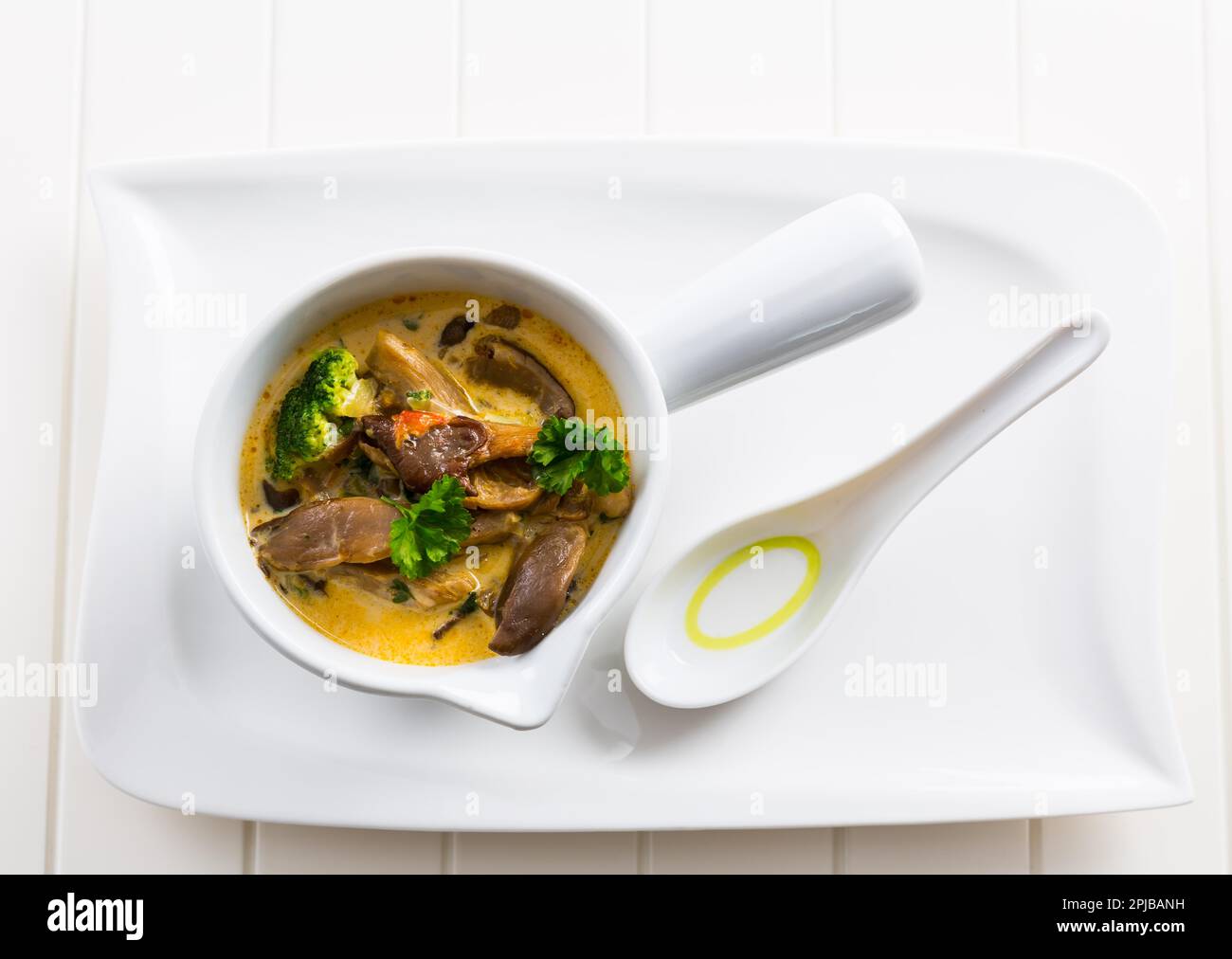 Soupe aux huîtres avec des légumes Banque D'Images