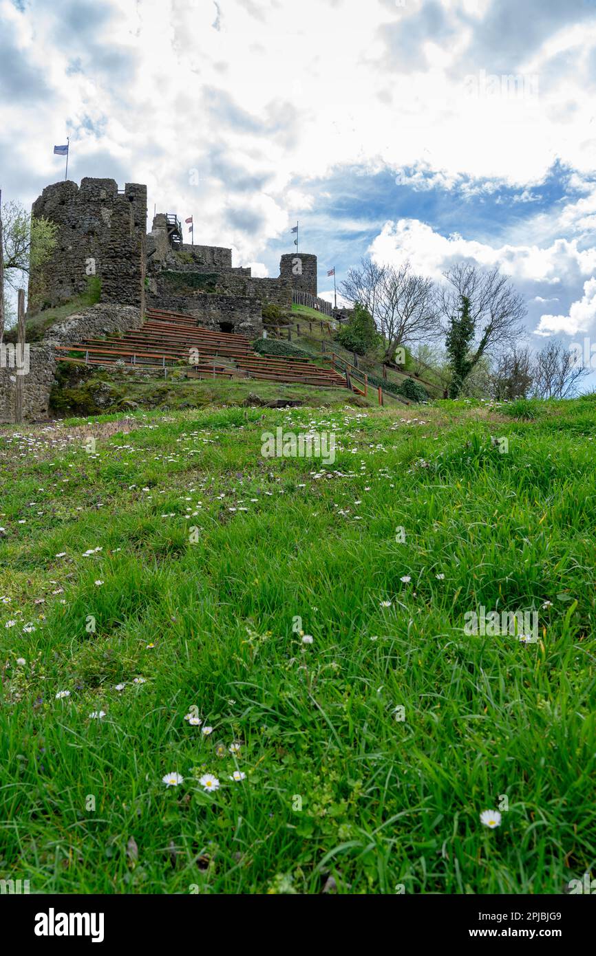 Forteresse du château de Szigliget à côté du lac Balaton avec vue magnifique sur le bassin de Tapolca Banque D'Images