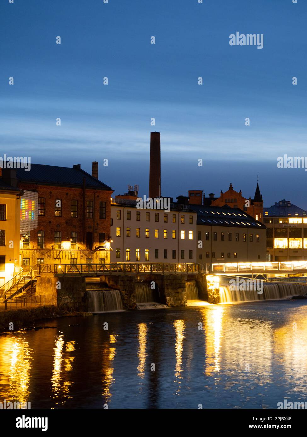 Vue sur la ville de Norrkoping à Nigth, Suède. Banque D'Images