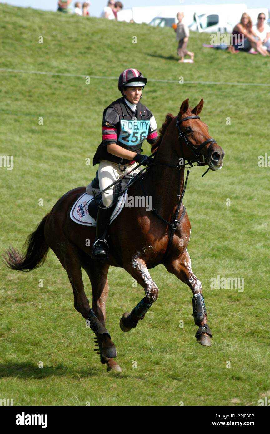 Blenheim Palace Cross Country with Horse Coming to a Jump.2012. Banque D'Images