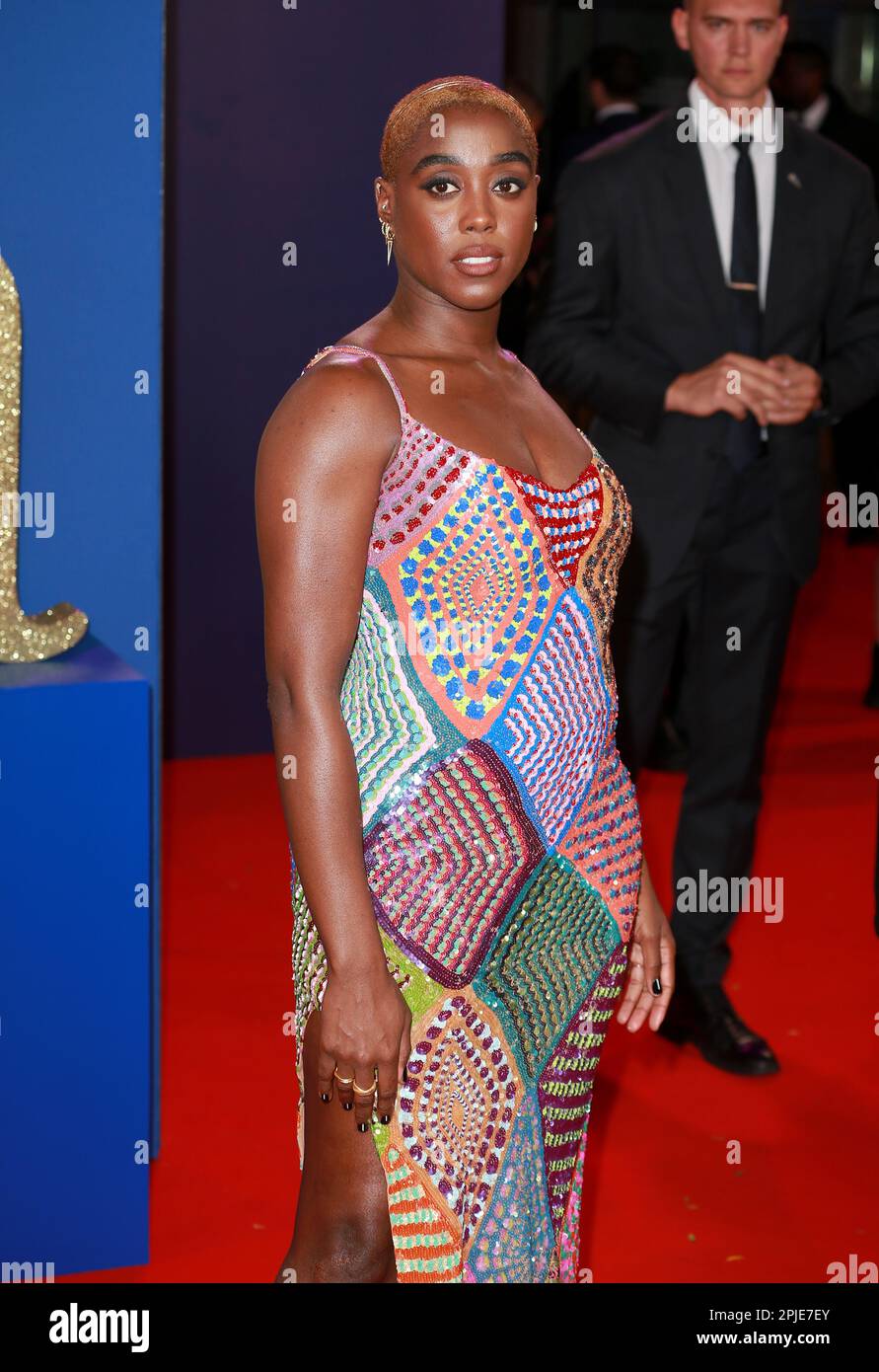 Londres, Royaume-Uni. 05th octobre 2022. Lashana Lynch participe à la première mondiale de « Matilda the musical » de Roald Dahl au Royal Festival Hall de Londres. (Photo de Fred Duval/SOPA Images/Sipa USA) crédit: SIPA USA/Alay Live News Banque D'Images