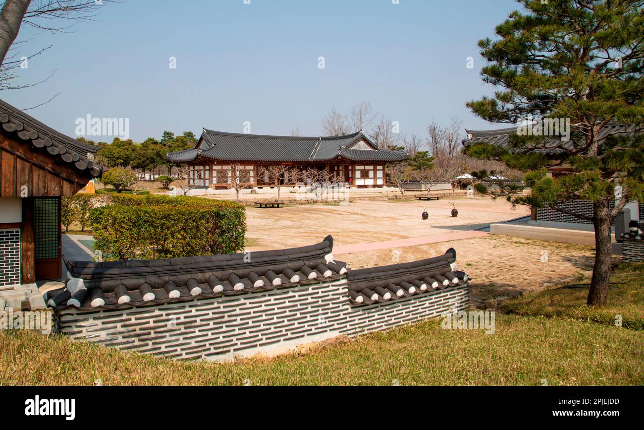 Le Suncheonman International Garden Expo 2023, 28 mars 2023 : le lieu de la Suncheonman International Garden Expo 2023 à Suncheon, à environ 420 km (261 miles) au sud de Séoul, Corée du Sud. L'exposition sur le jardin aura lieu au jardin national de Suncheon Bay et dans d'autres lieux de la ville. Il se déroulera d'avril à octobre pour présenter divers types de cultures de jardin. Credit: Lee Jae-won/AFLO/Alay Live News Banque D'Images