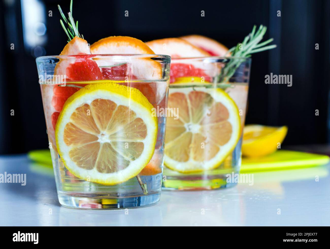 boisson rafraîchissante avec pamplemousse frais et citron Banque D'Images