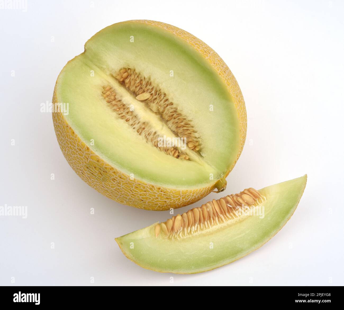 Galiamelone, wegen der Struktur auf ihrer gelben Schale auch als Netzmelone bekannt, Hat ein weisses bis gruenes Fruchtfleisch. Galia melon, également savoir Banque D'Images