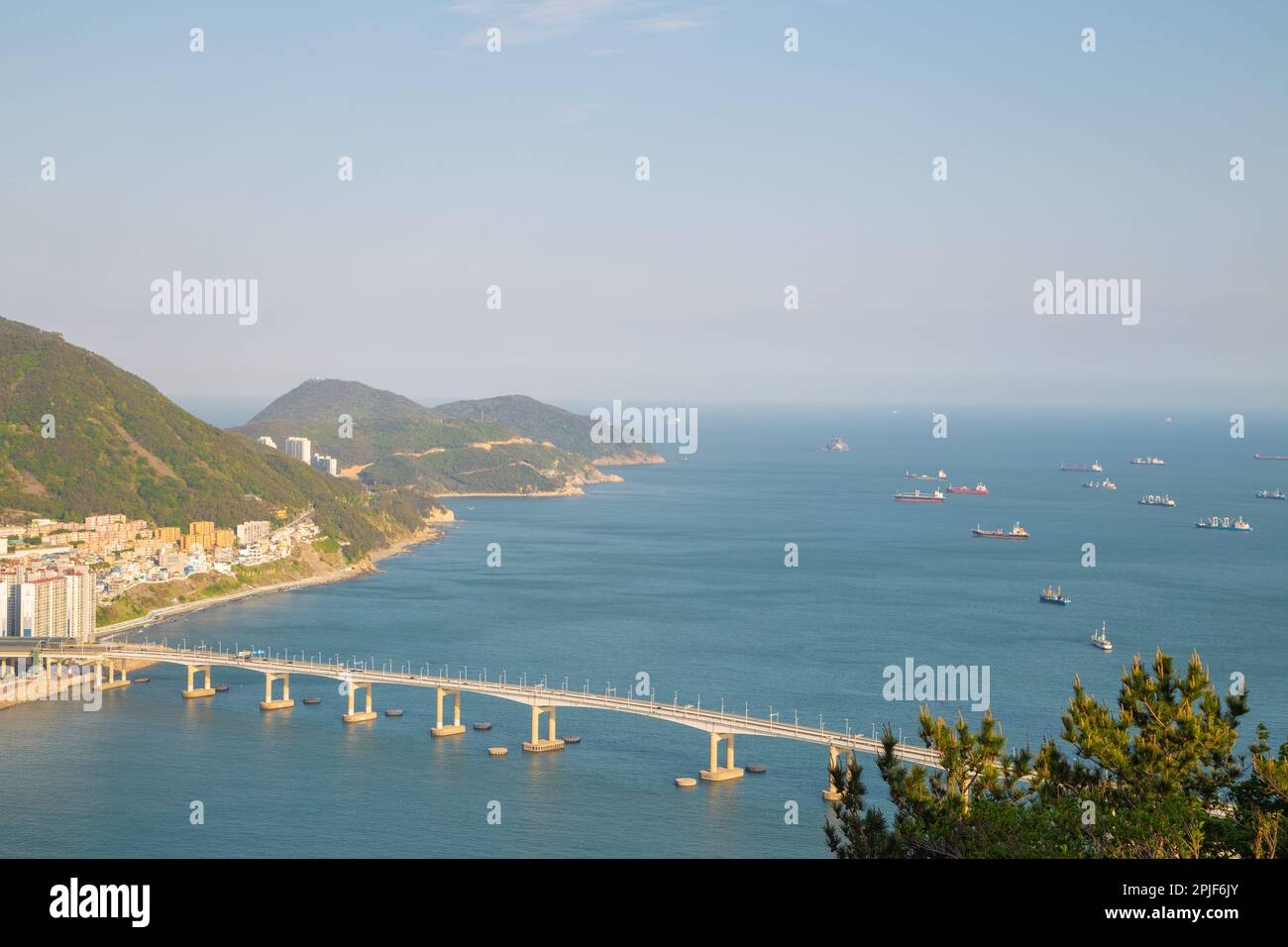 Pont Namhang et vue sur l'océan à Busan, Corée Banque D'Images