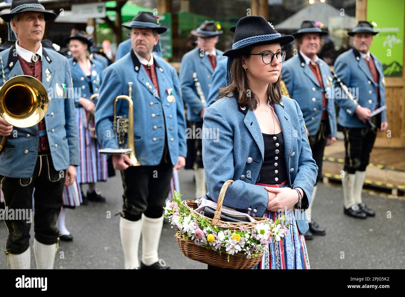 Vienne, Autriche. 02 avril 2023. Village de Styrie sur la place de l'hôtel de ville de Vienne. Groupe de musique traditionnelle Ramsau Banque D'Images